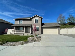 2499 Harvester Loop, East Wenatchee, WA 98802