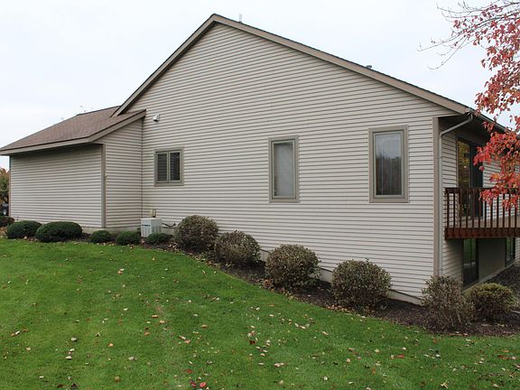 3rd image of 1781 Lakeview Dr