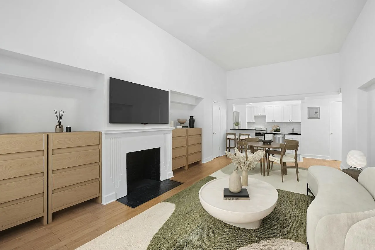 310 East 44th Street — Photo 3