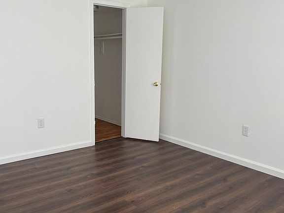 2nd image of 415 N Oaks Blvd