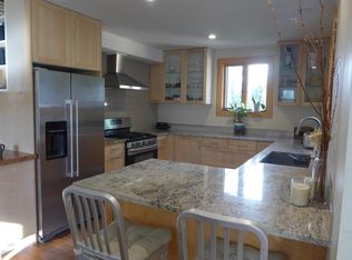 95 Russell St, Hamden, CT 06517