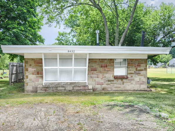 8432 Neff Rd, Mount Morris, MI 48458