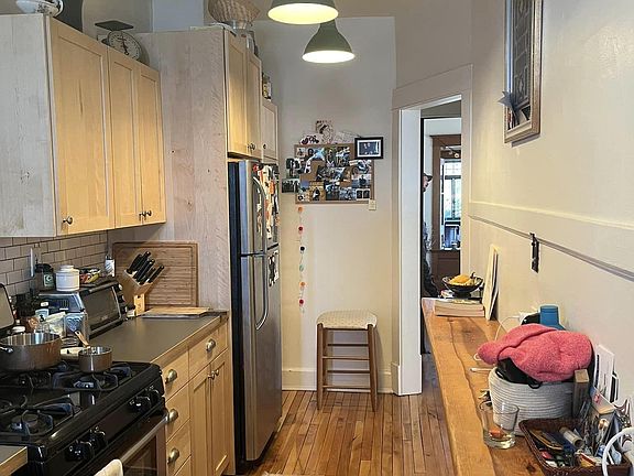 3rd image of 2534 Garfield Ave S #3