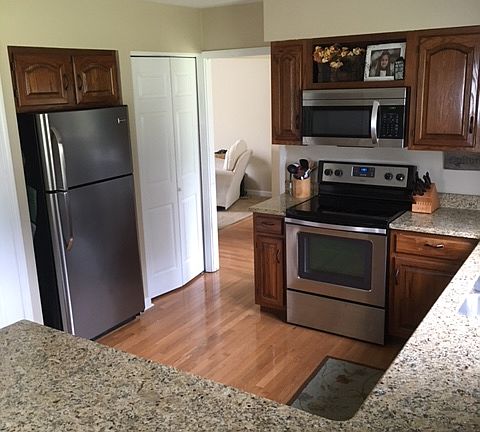 Kitchen, granite coutnertops