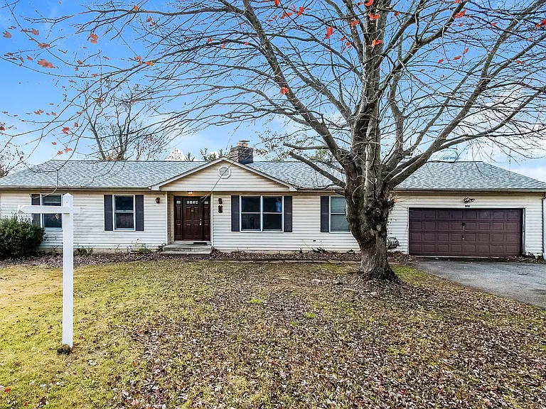 6919 Taylor Manor Ave — Photo 2