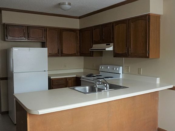 3rd image of 319 Saint Andrews Dr #1D