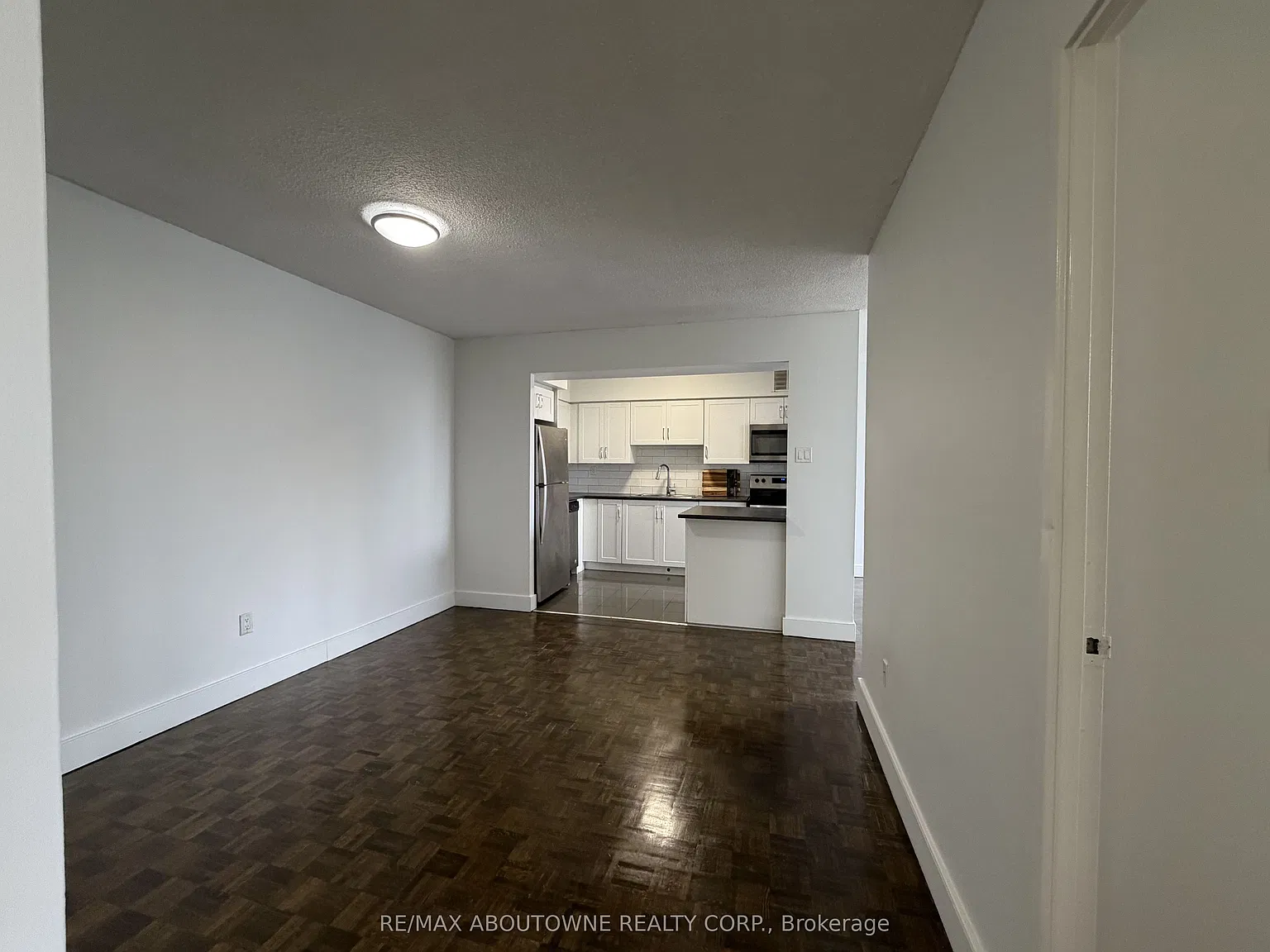 3 bed, $2,710 — Photo 2