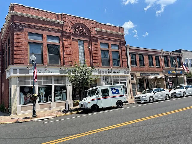 116 Center St