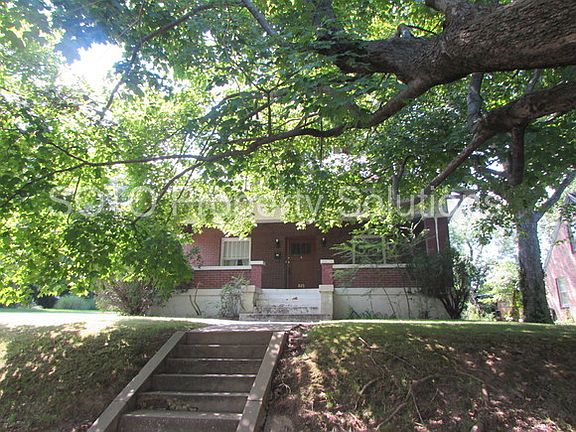 2nd image of 825 N Fountain St