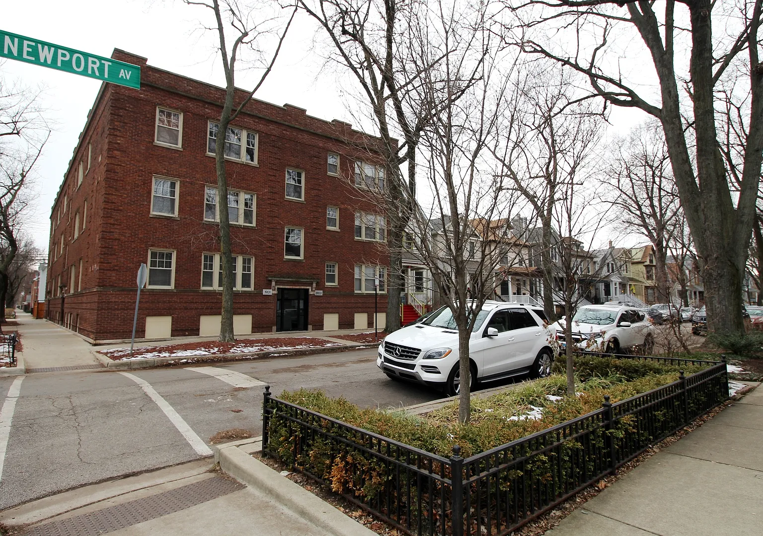 2 bed, 1000 sqft, $2,195 — Photo 2