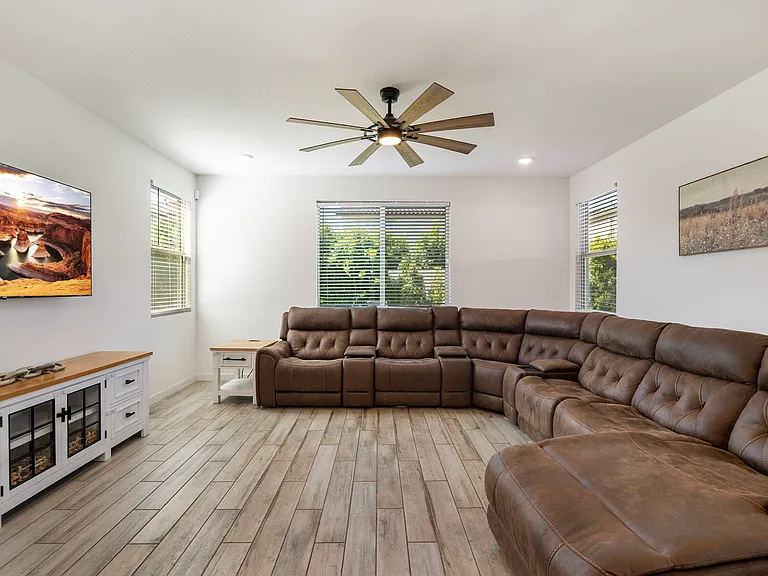 5002 W Cheryl Dr — Photo 5