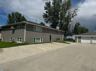 1006-18 1/2 St S, Moorhead, MN 56560