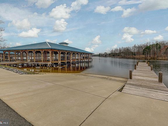 5th image of 579 Fairview Dr