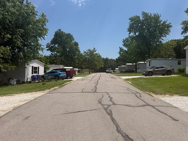 36 Fox Valley Ct — Photo 13