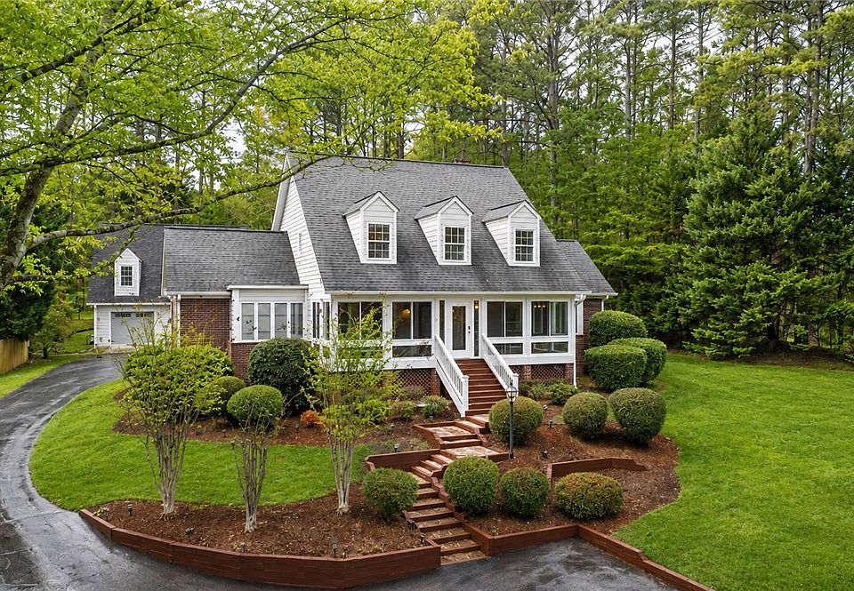 1st image of 104 Emerald Pointe Dr