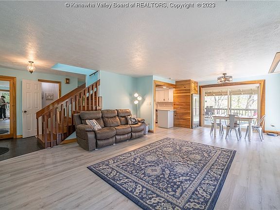 5th image of 1740 Woodvale Dr