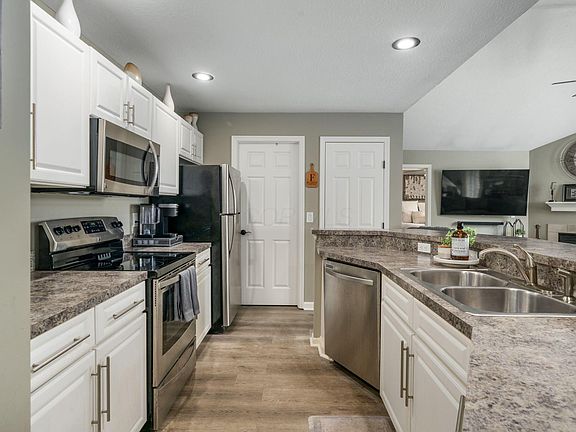 3rd image of 5656 Tuttle Mews Way