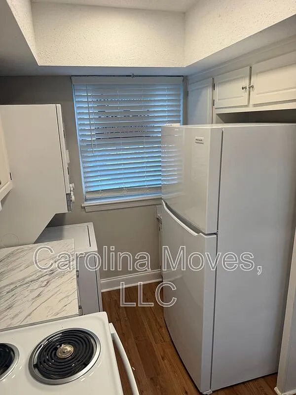 3 bed, 1.5 bath, 950 sqft, $1,199 — Photo 4