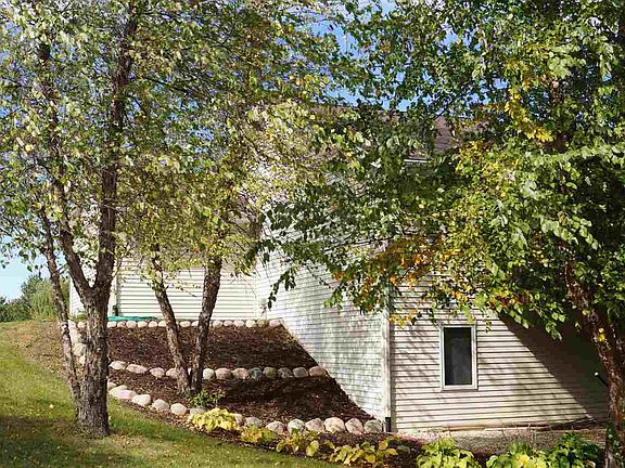 4th image of 1656 Old Field Ct