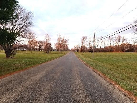 2nd image of 60 Lake Wildwood Dr