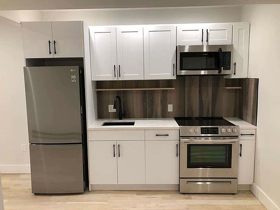 5th image of 315 Macon St #3