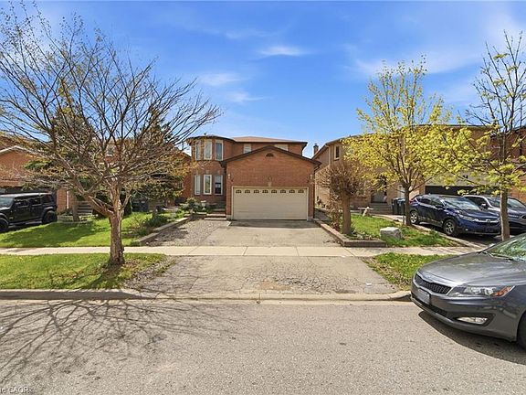 3rd image of 31 Castlehill Rd