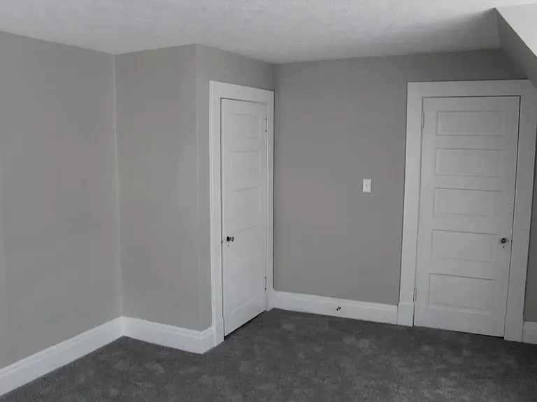 253 E Hillcrest Ave — Photo 2