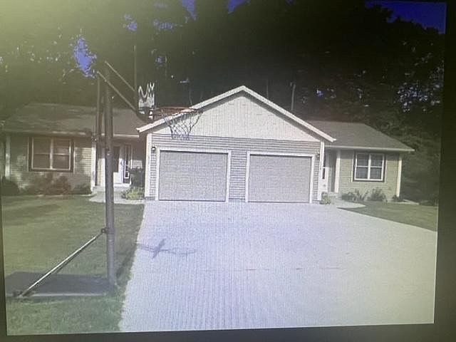 1st image of 15058 Bignell Dr