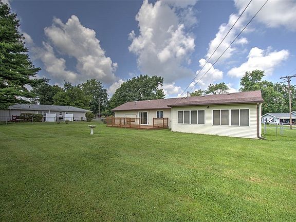 3rd image of 49 Berry Dr