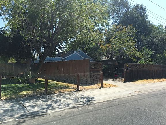 3rd image of 3728 Presidio St