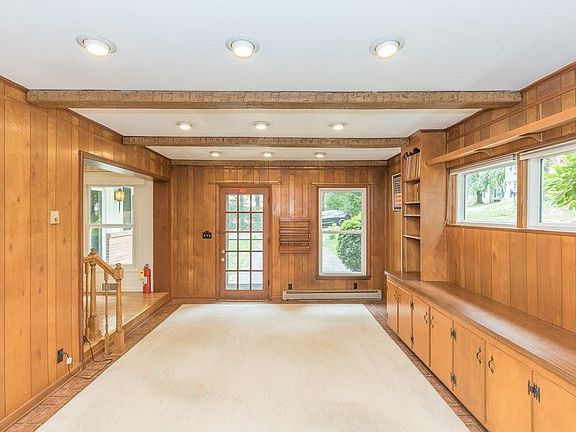 3rd image of 1107 Greer Ave