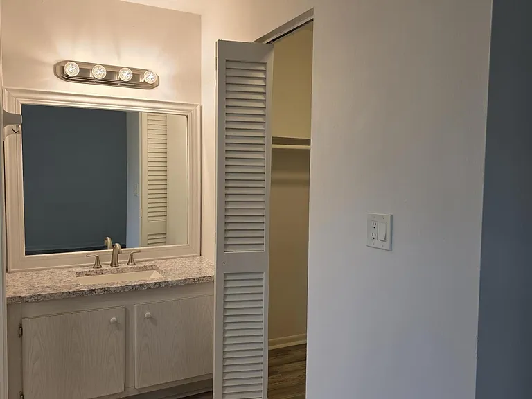 640 SE 2nd Ave #111 — Photo 11