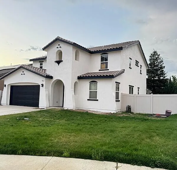 1011 Thoma Ln — Photo 1
