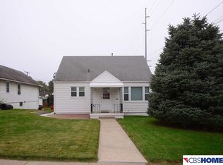 4102 S 39th St, Omaha, NE 68107