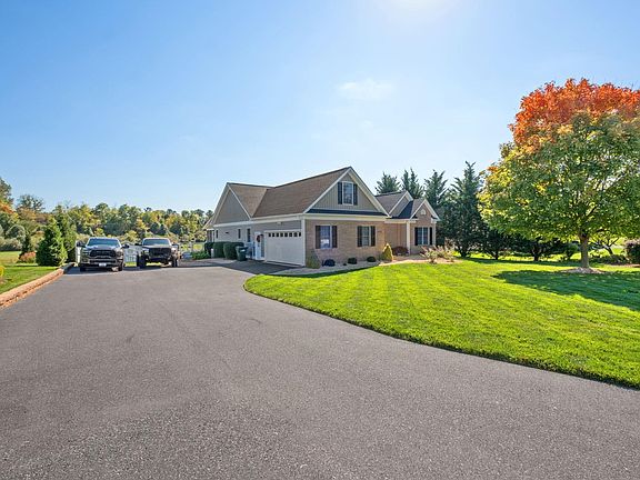 2nd image of 304 Gray Dr