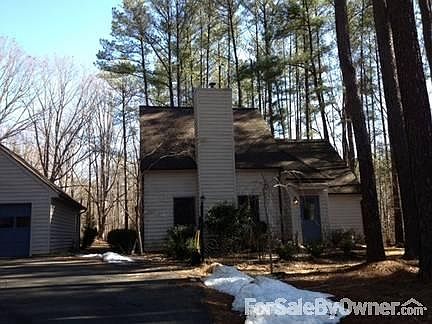 1335 Earlysville Forest Drive
						:
						2 car garage, recently painted exterior