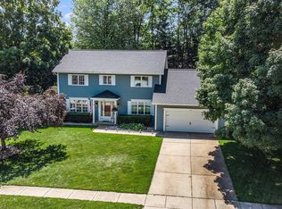565 Montague Dr, Portage, MI 49024