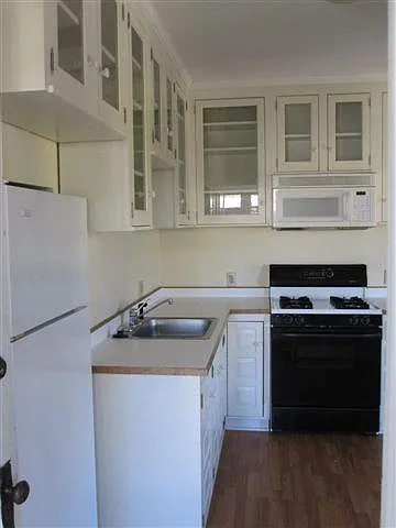2 bed, 1000 sqft, $2,400 — Photo 2