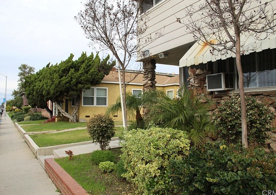 1st image of 4426 N Lakewood Blvd APT 9