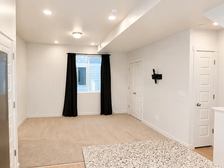 1146 S Redwood Rd #1004 — Photo 5