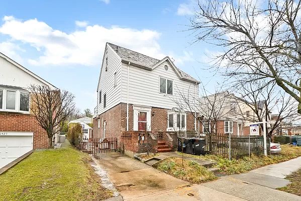 1st image of 6435 Dieterle Cres