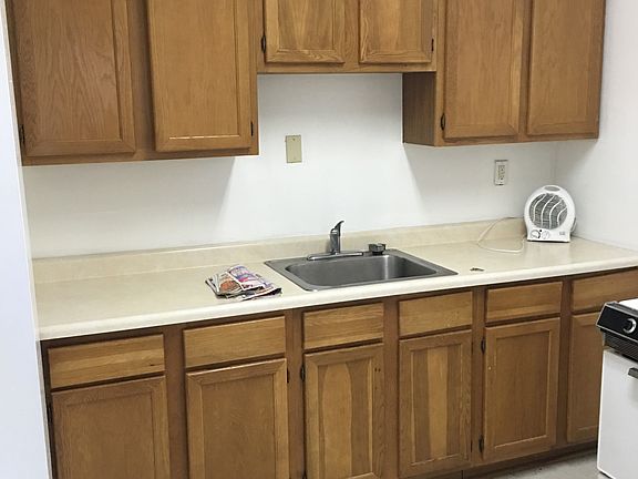 4th image of 779 Loretta St Floor 1