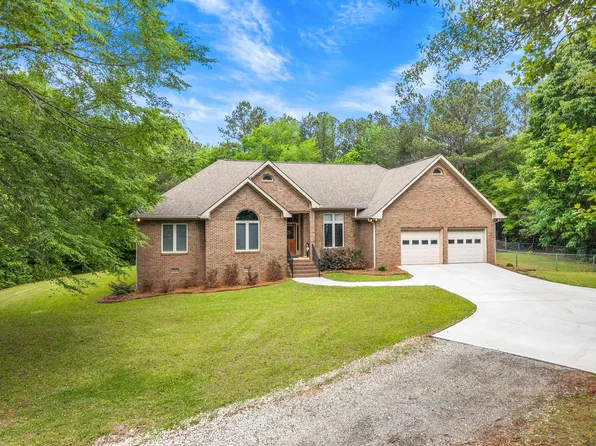 1370 Deerwood Dr, Madison, GA 30650