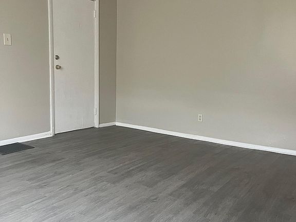 2nd image of 3045 Beekman St APT 1