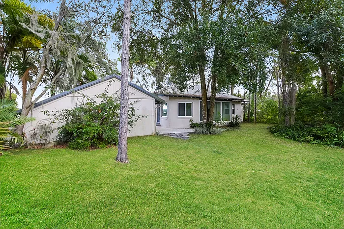 101 Lake Winnemissett Dr — Photo 14