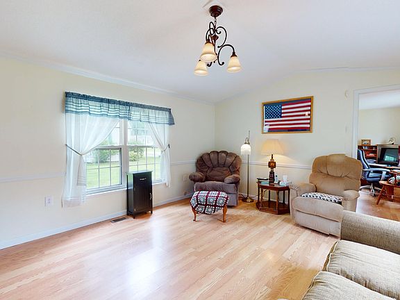2nd image of 22 Oakwood Drive