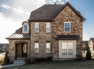 1079 Paddock Park Cir, Gallatin, TN 37066