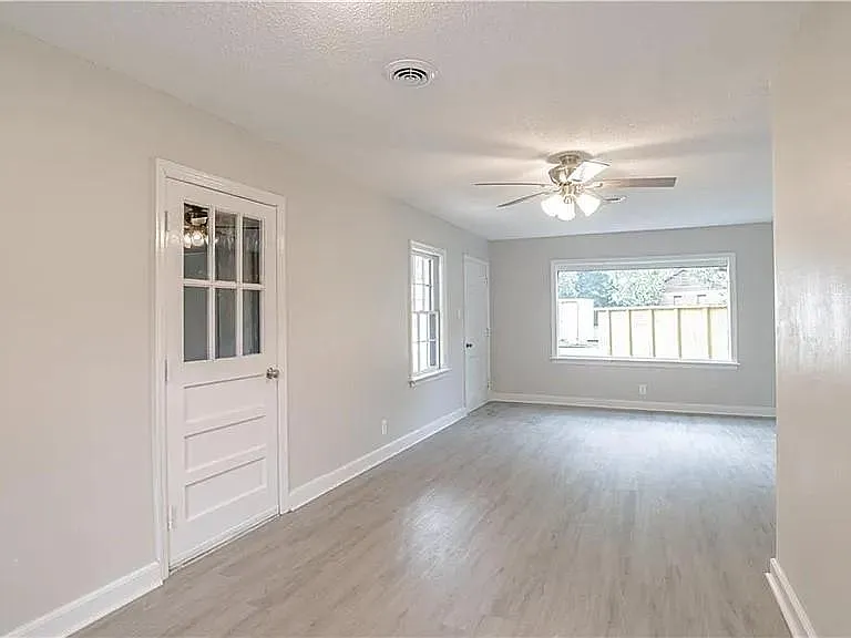 2403 S Octavia Dr — Photo 5