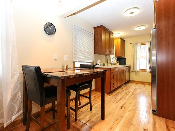 5th image of 6918 James Ave S