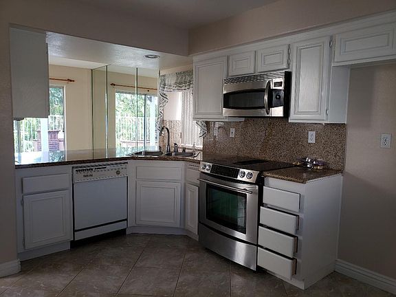 2nd image of 28 Santa Monica St